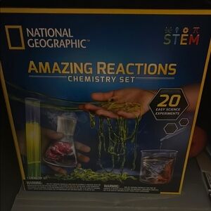 National Geographic Amazing Reactions Chemistry Set